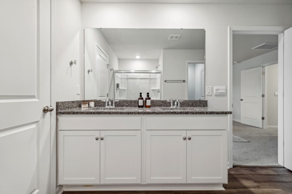 GI 103 N Farmhouse Dr Rental 60