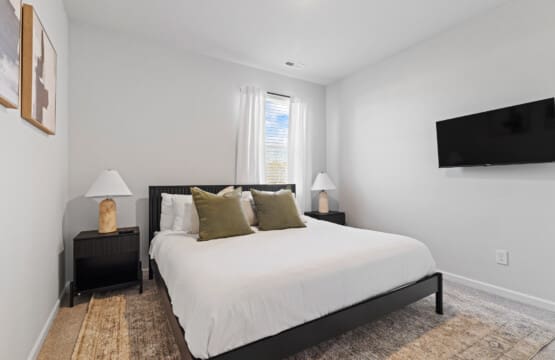 GI 234 N Farmhouse Dr Rental 42